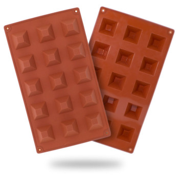 Forma na mydlá pyramídy