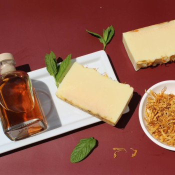 Öliger Ringelblumenextrakt für Kosmetika. Online-Verkauf