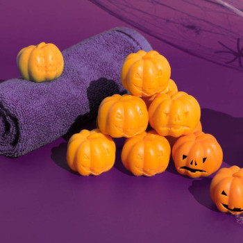 Sada na výrobu halloweenských tekvicových mydiel. Materiál a návod Sada na výrobu halloweenských tekvicových mydiel. Materiál a návod