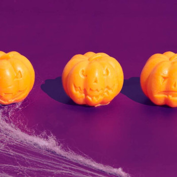 Sada na výrobu halloweenskych mydiel. Online predaj. Sada na výrobu halloweenskych mydiel. Online predaj.