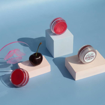 Sada na výrobu vlastných balzamov na pery. Materiály a návod