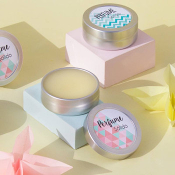 Ako vyrobiť pevný parfum. Súprava so všetkým, čo potrebujete. Ako vyrobiť pevný parfum. Súprava so všetkým, čo potrebujete.