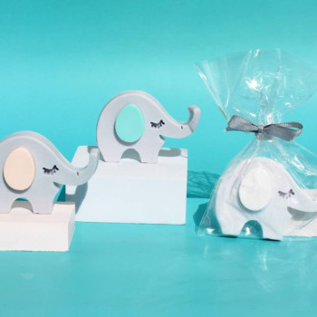 Bausatz zur Herstellung von elefantenförmigen Seifen für Taufen.