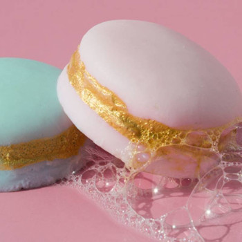 Set zur Herstellung von Seifenmacarons.
