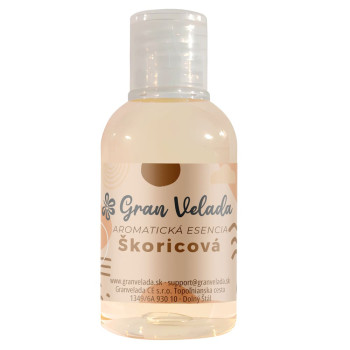 Aromatische Essenz von Zimt zum parfümieren von selbstgemachten Zubereitungen.