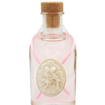 Valentinstags-Cameo-Auftritt zum Parfümieren und Dekorieren. Online-Verkauf